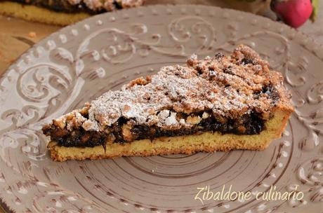 Crostata di amaretti con nocciole e nocino Crostata di amaretti con nocciole e nocino