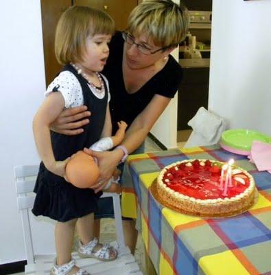 Tantissimi auguri di buon compleanno piccola principessa Ginevra, con oggi son tre anni!