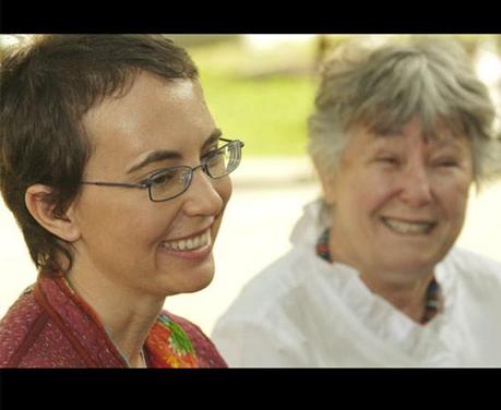 FOTO DEL GIORNO 13 GIUNGNO 2011 : TORNA A SORRIDERE GABRIELLE GIFFORDS , LA DEPUTATA COLPITA A FUOCO DA UN PAZZO A TUCSON