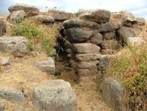 ARCHEOLOGIA SARDA: DUOS NURAGHES - BORORE