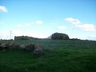 ARCHEOLOGIA SARDA: DUOS NURAGHES - BORORE