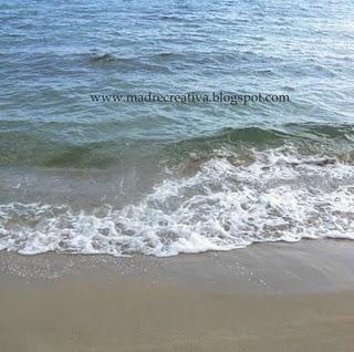 Primi giorni di mare.La sabbia tra i piedi. E' bello ripr...