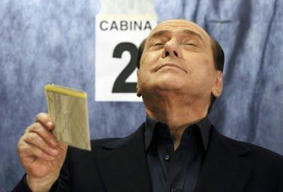 Referendum 2011: dov'era Berlusconi mentre c'erano le votazioni?