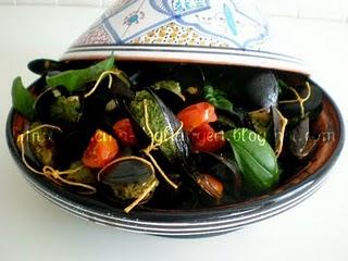 Tajine di cozze ripiene con pomodorini