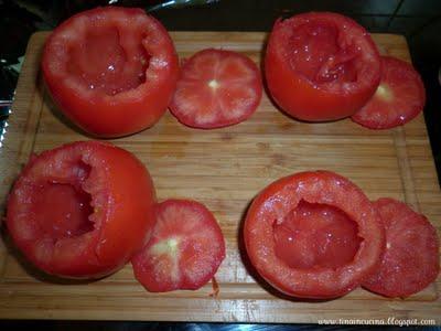 POMODORI RIPIENI ALLA CREMA PICCANTE