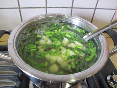 Strudel di patate con asparagi