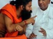 Ramdev Baba stop digiuno, pero lotta alla corruzione continua.