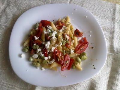 ...gnocchi D'Annunziani con feta e fave...