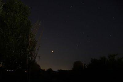 luna rossa nel cielo della Valdegola