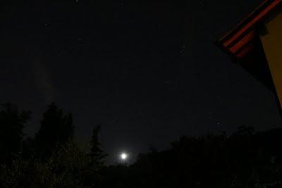 luna rossa nel cielo della Valdegola