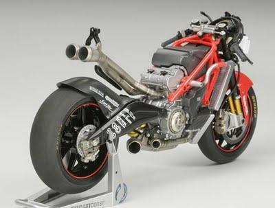 Ducati D16 R.Rolfo 2004 Team D'Antin Pramac by Tamiya