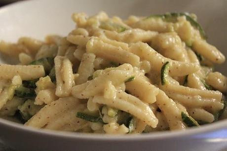 Malloreddus con zucchine e crema morbida di nocciole