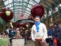 Blue scarf for the days before Christmas in London