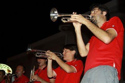 la Large Street Band che ha suonato a Pinocchio in strada