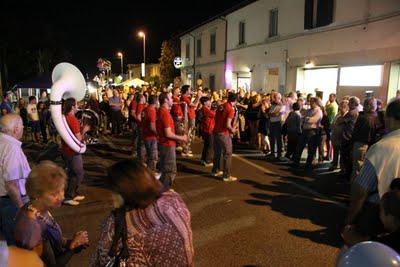 la Large Street Band che ha suonato a Pinocchio in strada