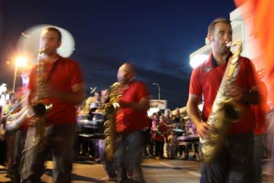 la Large Street Band che ha suonato a Pinocchio in strada