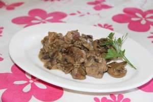 Spezzatino ai funghi e crema con tartufo