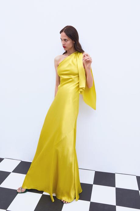 SONO 25 GLI ABITI SELEZIONATI PER SFOGGIARE UN LOOK UNICO! SONO 25 GLI ABITI SELEZIONATI PER SFOGGIARE UN LOOK UNICO!