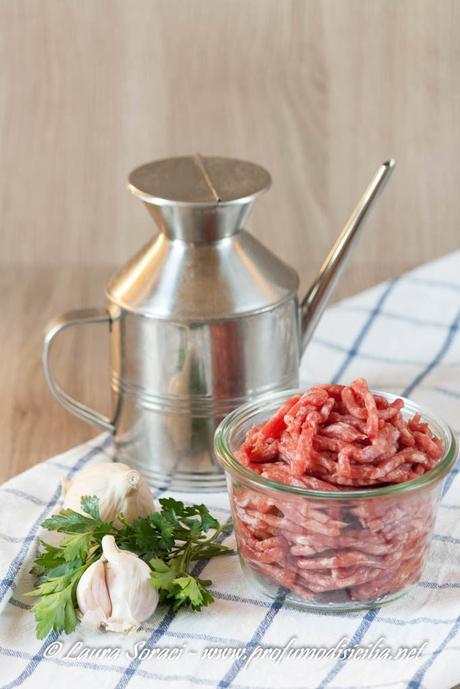 Zucchine Tonde Ripiene di Carne Ingredienti semplici che diventano speciali per questo piatto di zucchine tonde