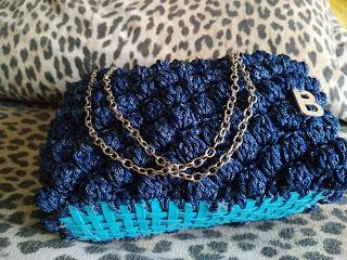 POCHETTE DI JEANS - CON BASE INTRECCIATA - UNCINETTO POCHETTE DI JEANS - CON BASE INTRECCIATA - UNCINETTO