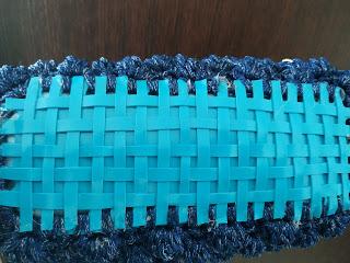 POCHETTE DI JEANS - CON BASE INTRECCIATA - UNCINETTO POCHETTE DI JEANS - CON BASE INTRECCIATA - UNCINETTO