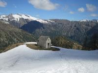 Da Craveggia, salita alla Madonna del Rosario e a Cima del Sassone. Da Craveggia, salita alla Madonna del Rosario e a Cima del Sassone.