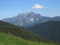 Da Craveggia, salita alla Madonna del Rosario e a Cima del Sassone. Da Craveggia, salita alla Madonna del Rosario e a Cima del Sassone.