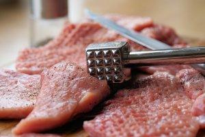 Colesterolo: c'è differenza tra carne rossa e bianca? carne