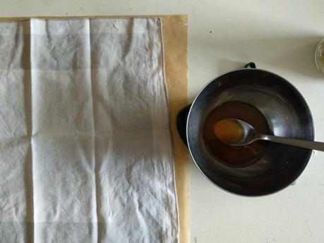 Come fare la pellicola in cera vegetale per alimenti con le proprie mani Come fare la pellicola in cera vegetale per alimenti con le proprie mani