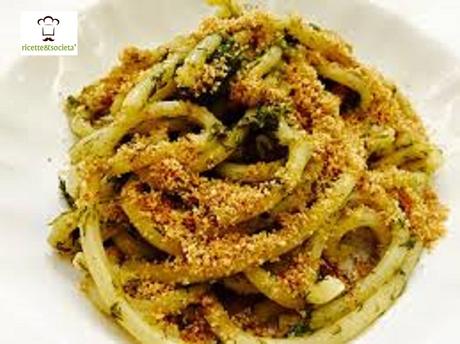 Bucatini con le sarde e finocchio selvatico ricetta originale Bucatini con le sarde e finocchio selvatico ricetta originale