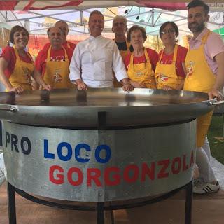 Torna la Sagra di Paullo con la grande risottata impreziosita da Zafferano Leprotto venerdì 15 e sabato 16 giugno a Paullo (MI) Torna la Sagra di Paullo con la grande risottata impreziosita da Zafferano Leprotto venerdì 15 e sabato 16 giugno a Paullo (MI)