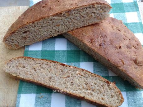 Pane nel mondo Ajdov kruh z orehi (Pane della Slovenia) Pane nel mondo Ajdov kruh z orehi (Pane della Slovenia)