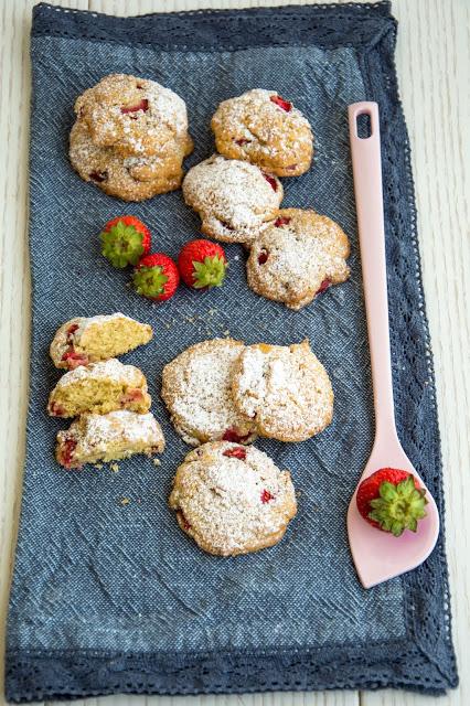 Biscotti alle fragole e limoncello senza glutine Biscotti alle fragole e limoncello senza glutine