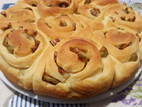 Cornetti salati e torta roselline alle olive https://lericettediclaudiaeandre.blogspot.com/