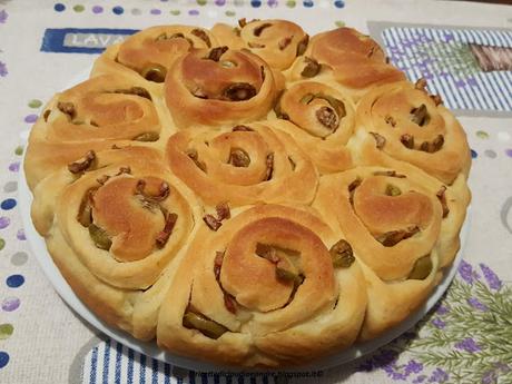Cornetti salati e torta roselline alle olive https://lericettediclaudiaeandre.blogspot.com/
