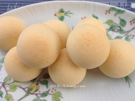 Pane nel mondo: Pão de queijo (Brasile) Pane nel mondo: Pão de queijo (Brasile)