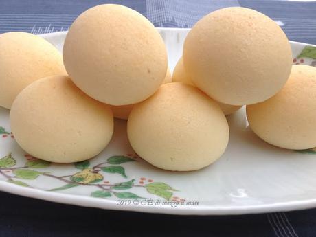 Pane nel mondo: Pão de queijo (Brasile) Pane nel mondo: Pão de queijo (Brasile)