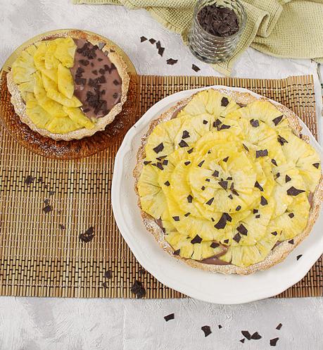 La crostata estiva alla crema latte e cacao e carpaccio d'ananas La crostata estiva alla crema latte e cacao e carpaccio d'ananas
