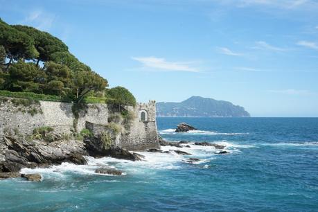Scoprendo Genova: itinerario a piedi da Brignole a Nervi Scoprendo Genova: itinerario a piedi da Brignole a Nervi