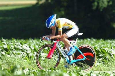 Ma chi è il criminale che ha messo Cunego in bici !!!