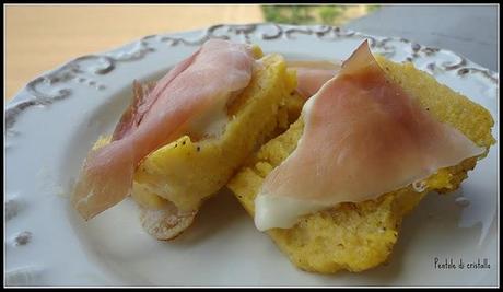 Straccetti di polenta sottilette e speck