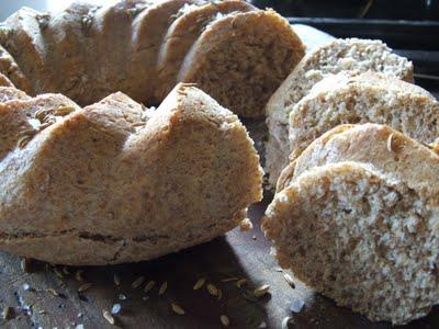 Pane al finocchietto e formaggio fresco