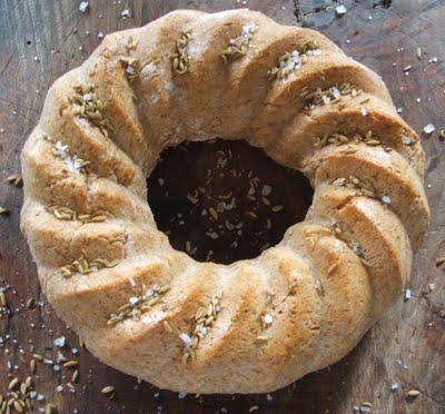 Pane al finocchietto e formaggio fresco