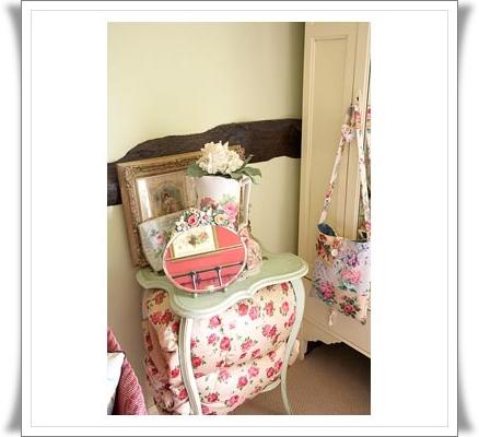 Appuntamento al cottage:a floral cottage..