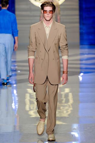 [Fashion Show] Milano Moda Uomo: Versace P/E 2012