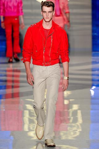 [Fashion Show] Milano Moda Uomo: Versace P/E 2012