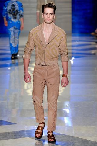 [Fashion Show] Milano Moda Uomo: Versace P/E 2012