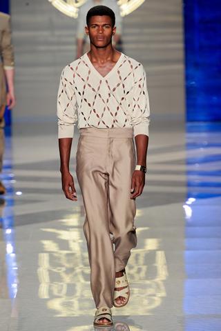 [Fashion Show] Milano Moda Uomo: Versace P/E 2012