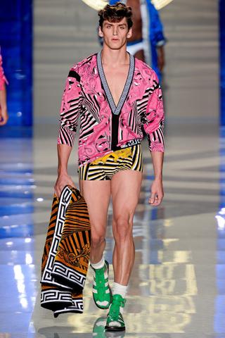 [Fashion Show] Milano Moda Uomo: Versace P/E 2012