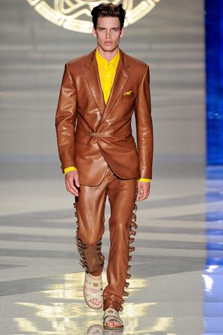 [Fashion Show] Milano Moda Uomo: Versace P/E 2012